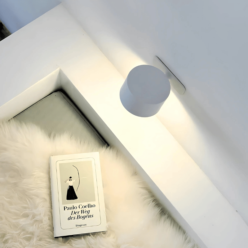 Rechargeable cordless LED wall light with 360° rotation