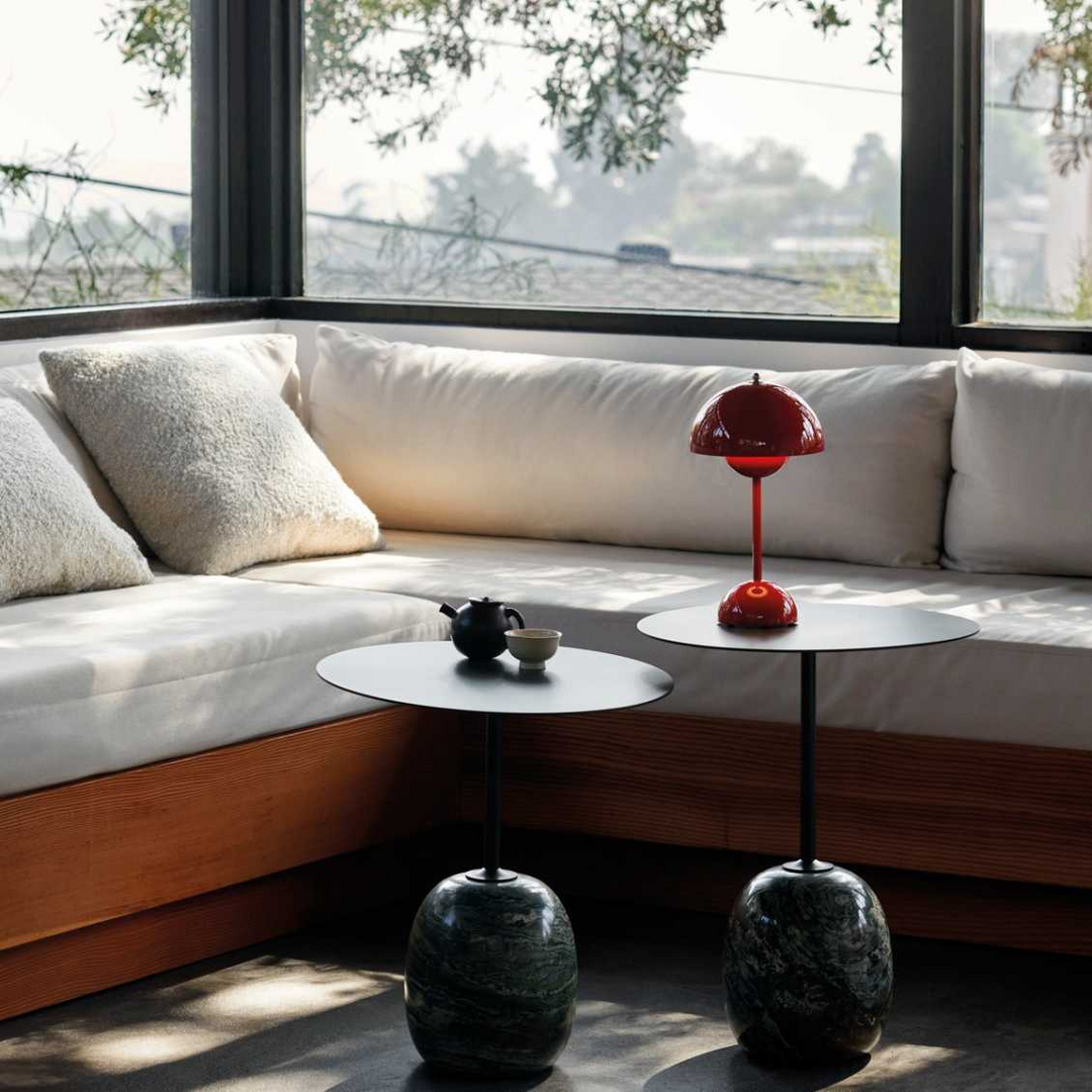 Cordless dimmable LED table lamp with warm white light