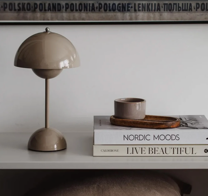 Cordless dimmable LED table lamp with warm white light