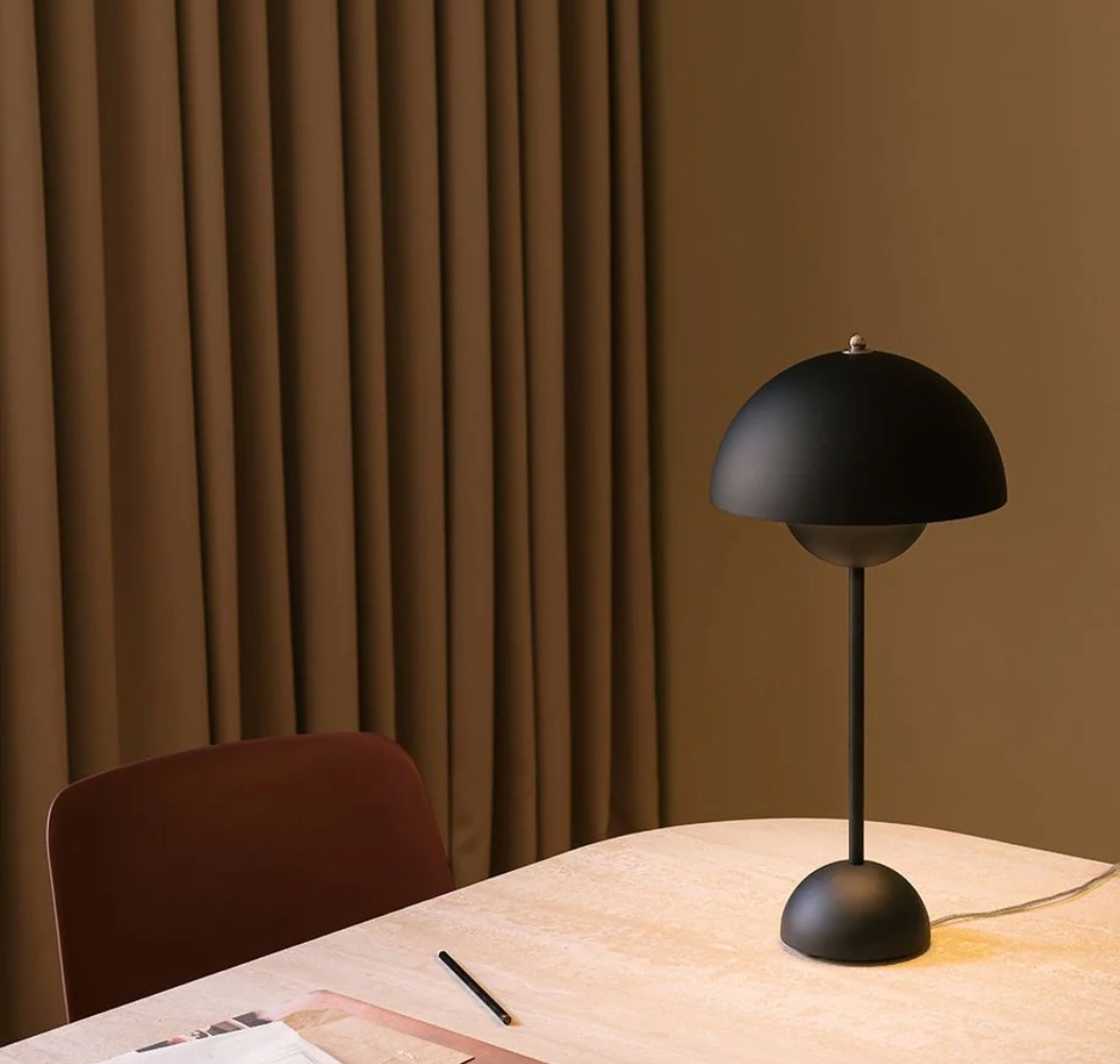 Cordless dimmable LED table lamp with warm white light