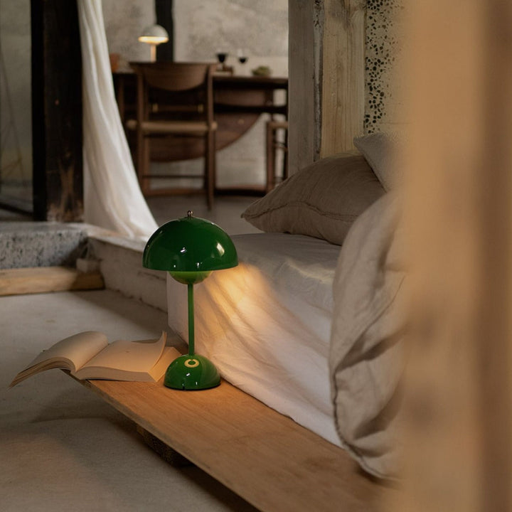 Cordless dimmable LED table lamp with warm white light