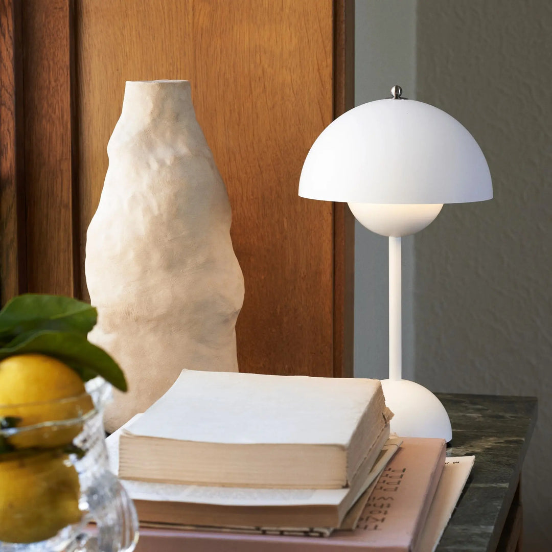 Cordless dimmable LED table lamp with warm white light