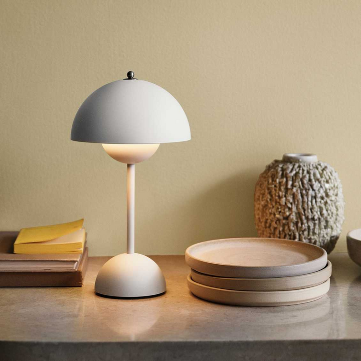 Cordless dimmable LED table lamp with warm white light